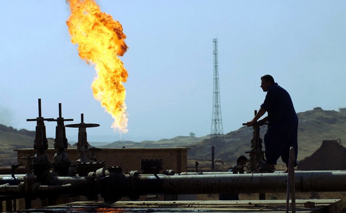 Έρευνες για πετρέλαιο και αέριο σε 12 περιοχές