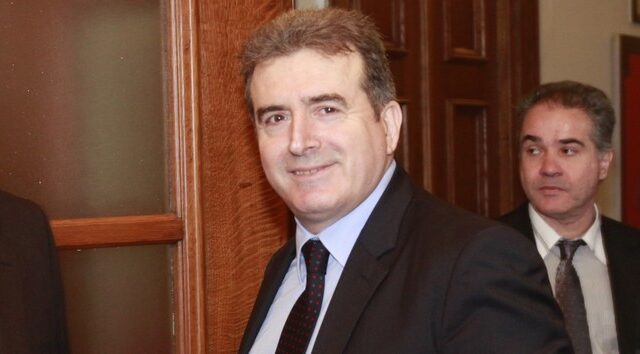 Χρυσοχοΐδης σε ΣΥΡΙΖΑ: “Κυνηγάτε μύγες με πολυβόλα”