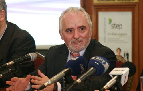 Δεν κόβονται 13ος και 14ος μισθός