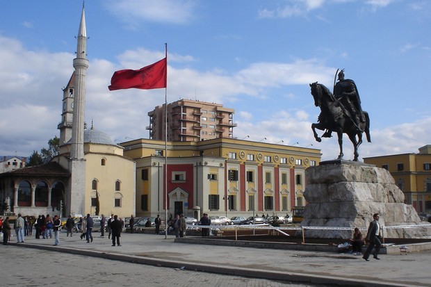 Από τη βιοπάλη του μετανάστη… επιχειρηματίες στην Αλβανία