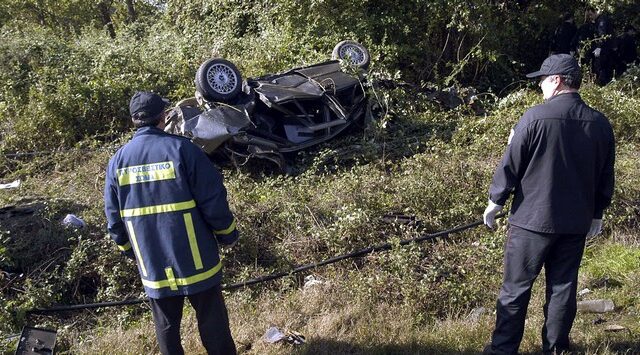 Τρεις νεκροί σε σύγκρουση τρένου με ΙΧ