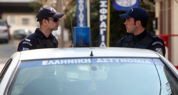 “Φρουρούμενες” όλο το 24ωρο οι εφορίες