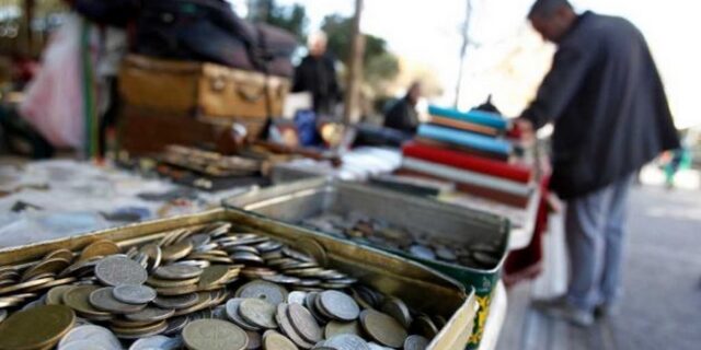 Ρήτρα δραχμής υπό τον φόβο εξόδου από το ευρώ
