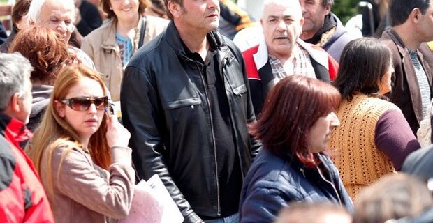 Δωρεάν λάδι και ελιές μοίρασε ο Γκλέτσος