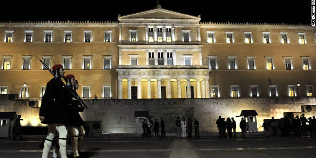 Σαράντα οικονομικοί αναλυτές “βλέπουν” για την Ελλάδα ύφεση και ανεργία