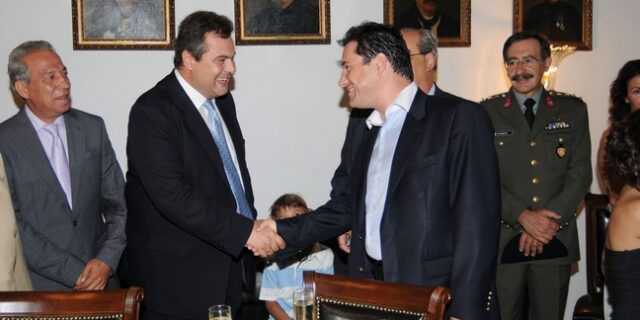 Ο Άδωνις για Καμμένο και “εντελώς Καμμένους” στο twitter