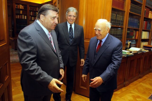 Υπηρεσιακή κυβέρνηση ζήτησε ο Γ. Καρατζαφέρης