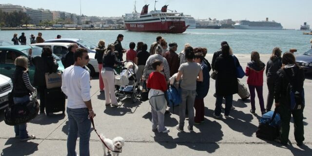 Περισσότεροι εκδρομείς, περισσότερα και τα παράπονα για τα “τσουχτερά” ακτοπλοϊκά εισιτήρια