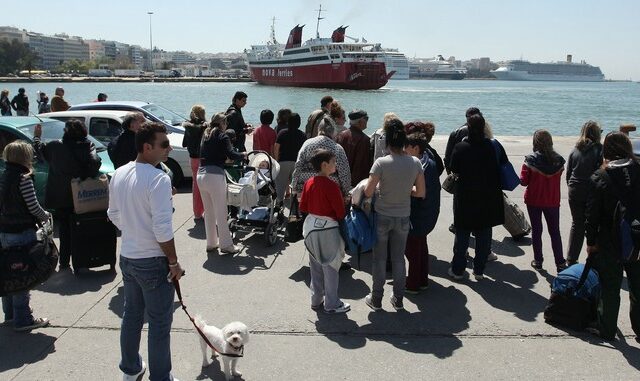 Περισσότεροι εκδρομείς, περισσότερα και τα παράπονα για τα “τσουχτερά” ακτοπλοϊκά εισιτήρια