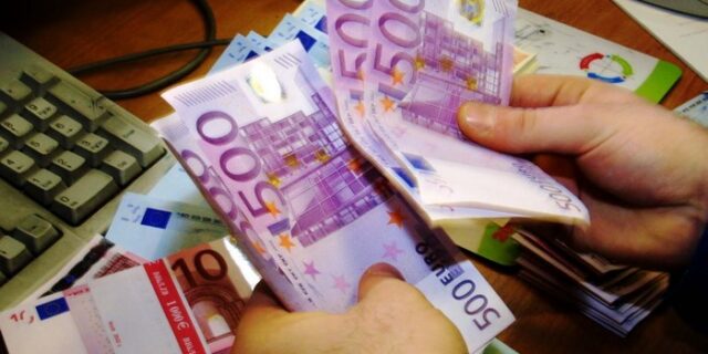 7.000 ομολογιούχοι προσέφυγαν κατά του ”κουρέματος”