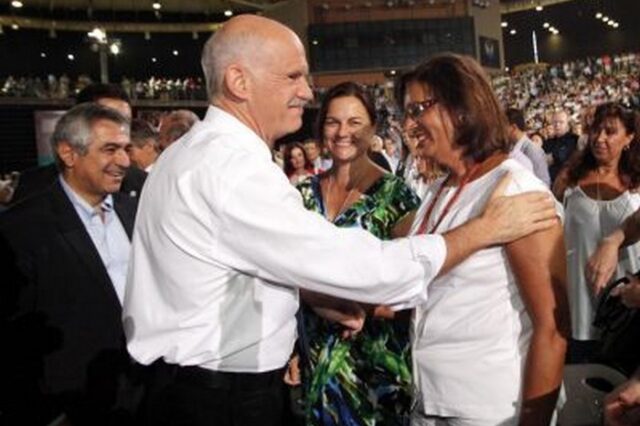 Απάντηση συνεργατών του Γ. Παπανδρέου στη Β. Παπανδρέου