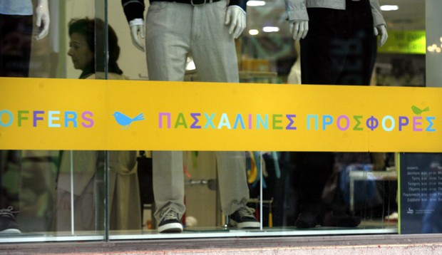 Διαμάχη για ανοιχτά καταστήματα όλες τις Κυριακές