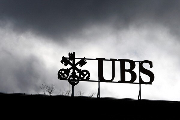UBS: Η Ελλάδα θα χρειαστεί κι άλλη βοήθεια