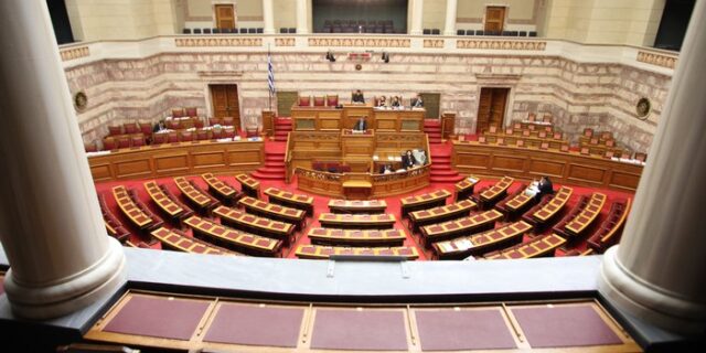 H καρέκλα έχει μέλι…