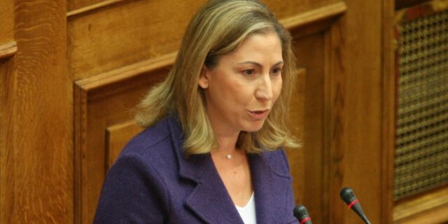 Εκλογές 2015: Η πρώην υπουργός του ΠΑΣΟΚ Μαριλίζα Ξενογιαννακοπούλου στηρίζει Τσίπρα