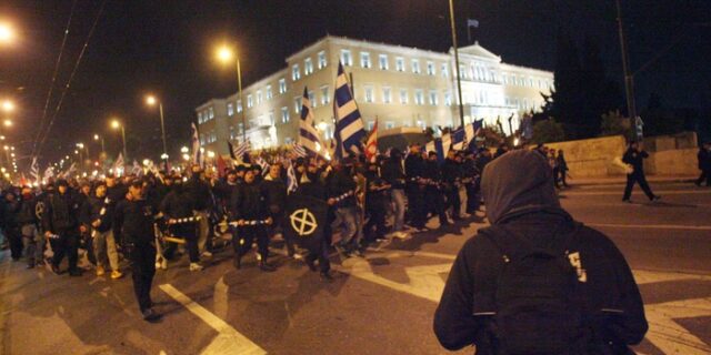Το BBC στους δρόμους της Αθήνας με τη Χρυσή Αυγή