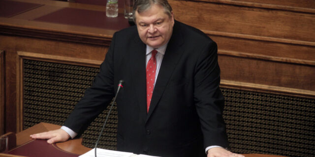 Βενιζέλος: Θα κάνω τα πάντα χωρίς ταμπού για να αναγεννηθεί το ΠΑΣΟΚ