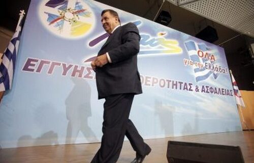 Καρατζαφέρης: “Κινήσεις στο πλαίσιο εθνικής υπευθυνότητας”