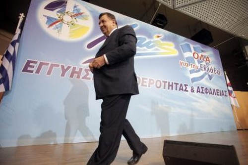 Καρατζαφέρης: “Κινήσεις στο πλαίσιο εθνικής υπευθυνότητας”
