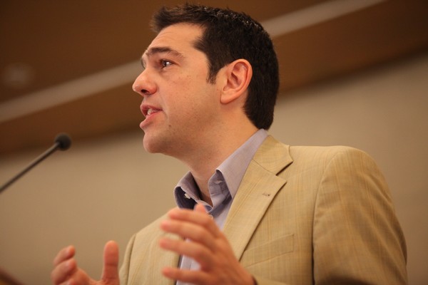 Τσίπρας: “Τρομοκρατούν τον λαό”