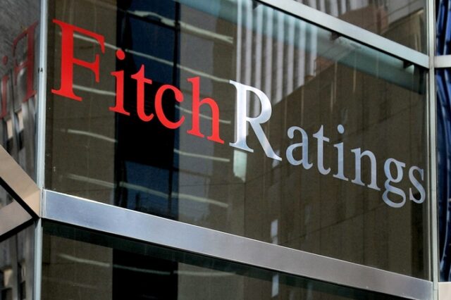 Πέντε ελληνικές τράπεζες υποβάθμισε η Fitch