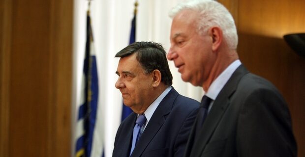 Καρατζαφέρης: “Η Ελλάδα θέλει πατριώτες δεν θέλει το DNA των προδοτών”
