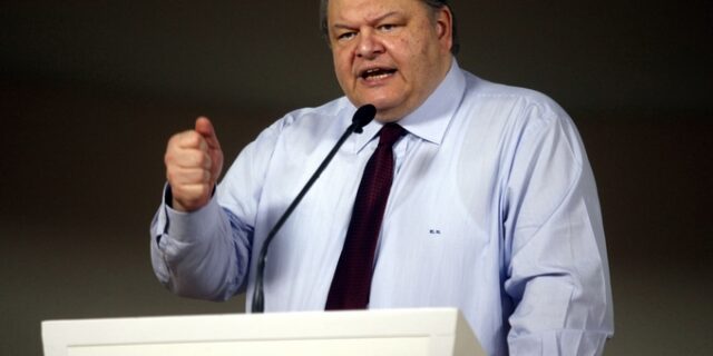 ΠΑΣΟΚ: Τι αλλάζει στα ψηφοδέλτια – Τα νέα ονόματα