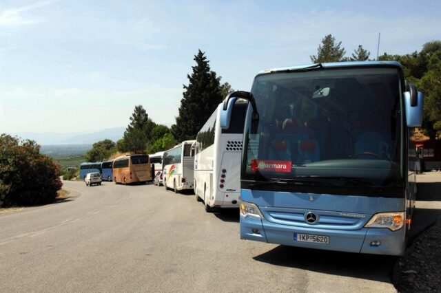 Παράνομη κρίθηκε η απεργία των οδηγών τουριστικών λεωφορείων
