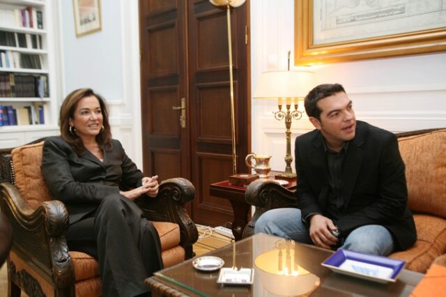 Συνεχίζεται η κόντρα ΣΥΡΙΖΑ – Μπακογιάννη για τη 17 Νοέμβρη