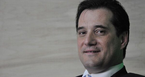 Χαλυβουργοί: Ο Άδωνις Γεωργιάδης είναι καθοδηγητής των απεργοσπαστών