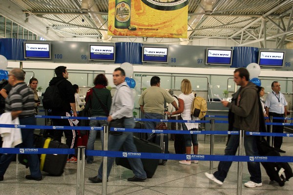 Καθυστερήσεις στο “Ελ. Βενιζέλος”. Απεργούν 35 ξένες αεροπορικές εταιρείες