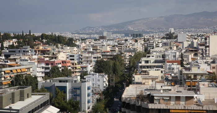 ”Βουτιά” στις τιμές των ακινήτων