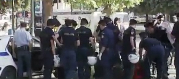 Ένταση και προσαγωγές ακτιβιστών στο Σύνταγμα