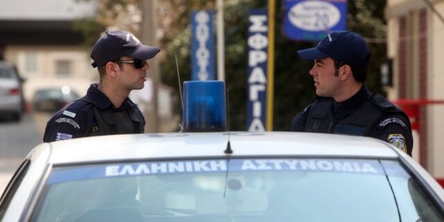 Εμπρηστικός μηχανισμός έξω από γραφεία του ΣΥΡΙΖΑ