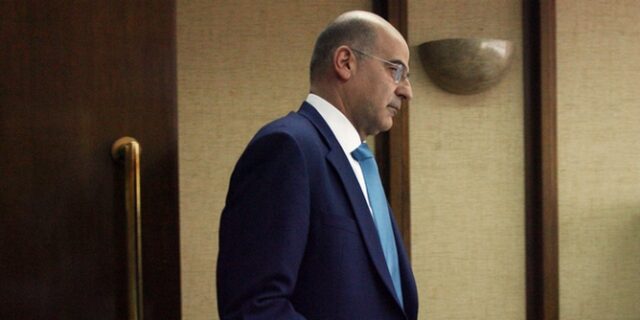 Βγήκαν τα μαχαίρια για τους σταυρούς στη ΝΔ
