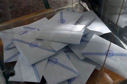 Πρωτιά ΣΥΡΙΖΑ με 24,5%, άνοδος για ΝΔ και ΠΑΣΟΚ