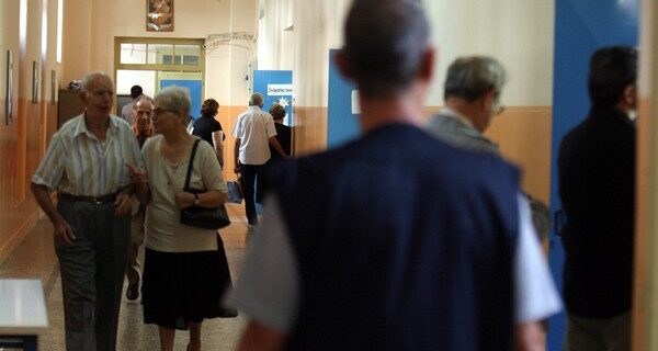 Μπήκε με πιστόλι σε εκλογικό κέντρο