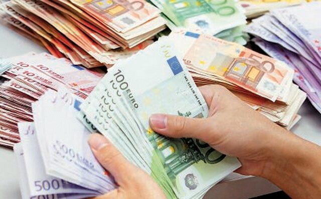 Μείωση εισφορών για 33.500 ελεύθερους επαγγελματίες