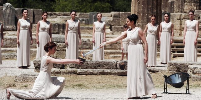 Αφή Ολυμπιακής Φλόγας και Γλυπτά του Παρθενώνα