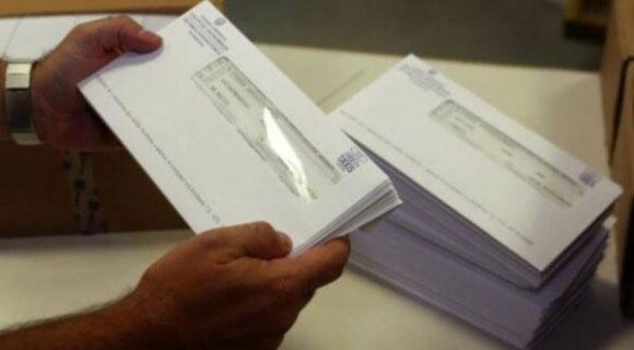 Οκτώ “καυτοί” φόροι για το καλοκαίρι