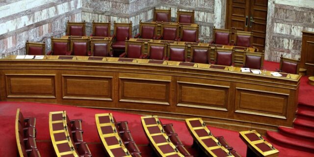 Σταυρόλεξο η σύνθεση της υπηρεσιακής κυβέρνησης. Σε ποιους έγιναν κρούσεις