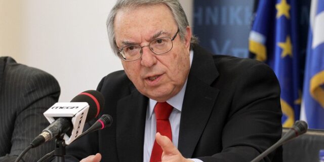 Μήνυση στον Μπαμπινιώτη για παράβαση καθήκοντος
