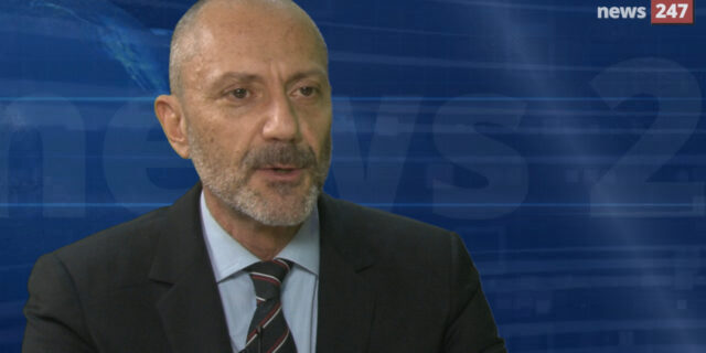 Βαλλιανάτος: “Δεν μου επέτρεψε η αγωγή μου να παρευρεθώ στη συνέντευξη Τζήμερου-Μάνου”