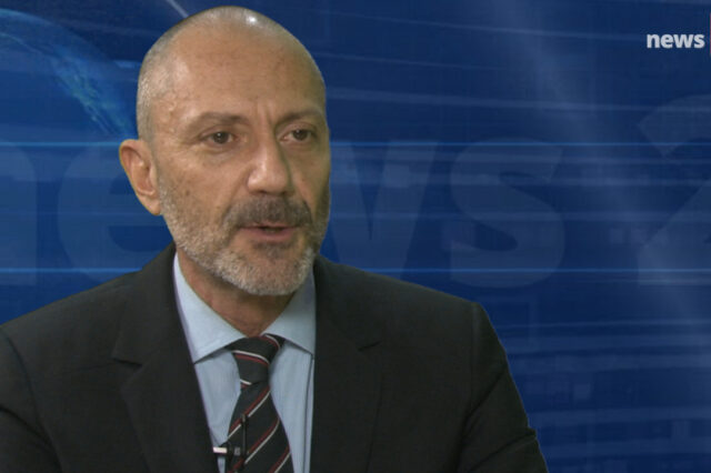 Βαλλιανάτος: “Δεν μου επέτρεψε η αγωγή μου να παρευρεθώ στη συνέντευξη Τζήμερου-Μάνου”