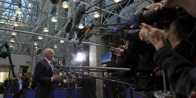 Αιχμές Παπανδρέου για Ελλάδα σε ρόλο πειραματόζωου
