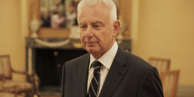 Live Blogging: Ορκίστηκε η κυβέρνηση Πικραμμένου