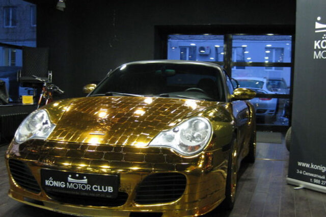 Porsche 911 με φύλλα χρυσού. Ο θρίαμβος του κιτς