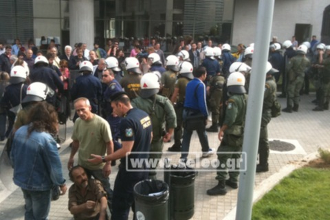 Ένταση στο νέο δημαρχιακό μέγαρο Θεσσαλονίκης