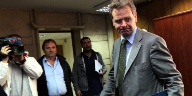 Εύσημα Τόμσεν και καρφιά για κινδύνους που ελλοχεύουν στην Ελλάδα