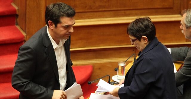 Παπαρήγα για κρατική τηλεόραση: Υπερασπίζεστε τον ΣΥΡΙΖΑ